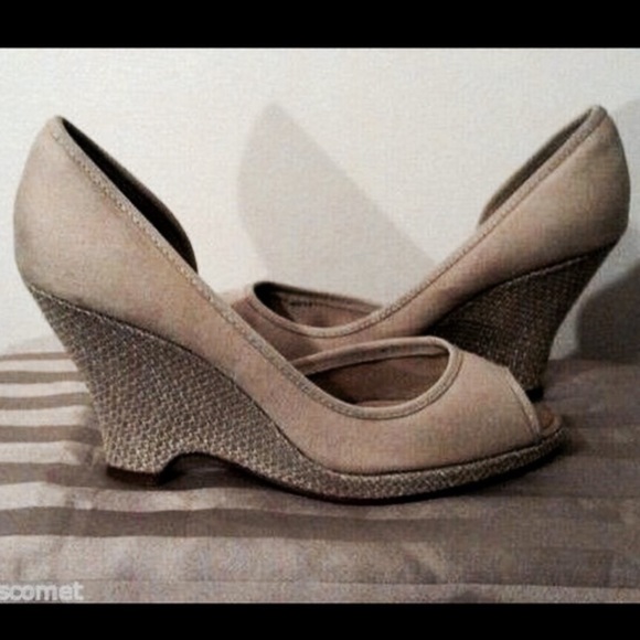 Kenneth Cole Beige Espadrille Wedge Peeps - Picture 2 of 4