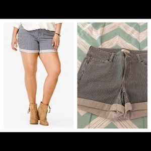 Forever 21 Plus striped cuffed shorts!