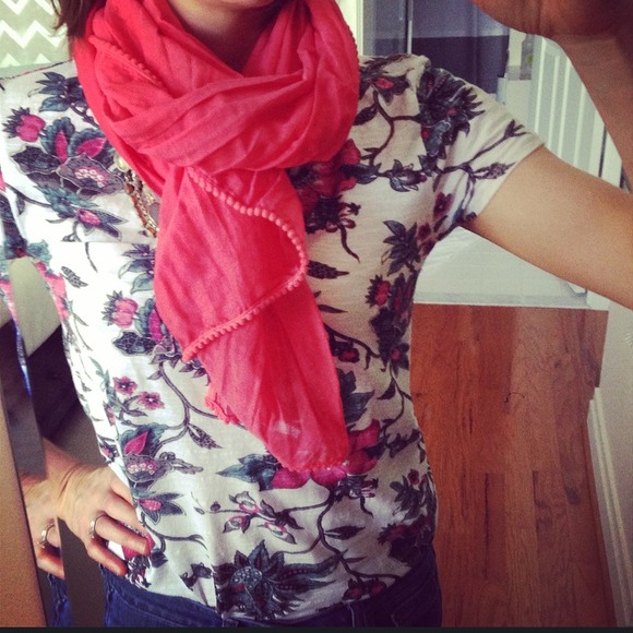 Pink tiny Pom-Pom scarf