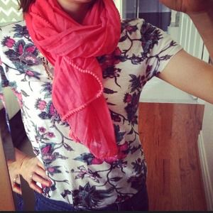 Pink tiny Pom-Pom scarf