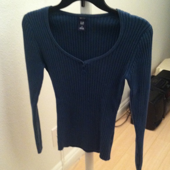 Green fitted top