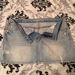 ‼️PRICE DROP‼️ Light Wash AE denim skirt size 10