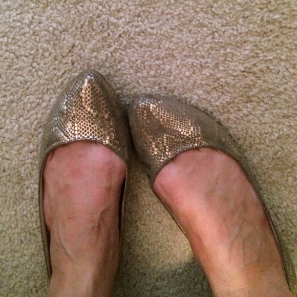 Madsimo gold snake skin pointy toe flats, studs.