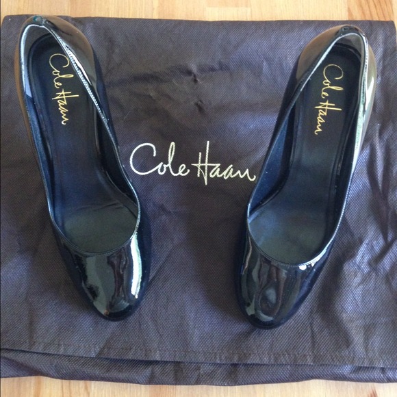 Cole Haan black patent leather pumps