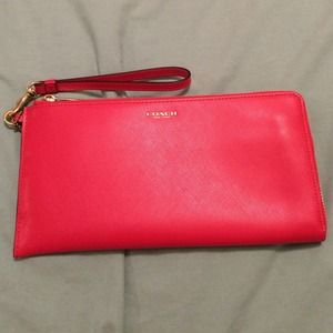 Coach clutch. Used 1 time