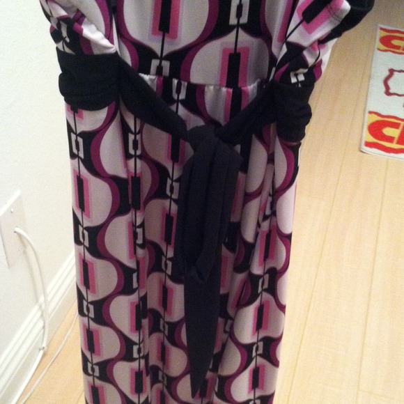 Dress - Picture 2 of 2