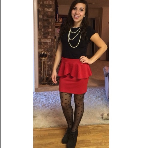 Sale! 💕Red peplum skirt