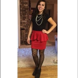 Sale! 💕Red peplum skirt