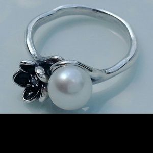 Pandora Mystic Floral Pearl Ring