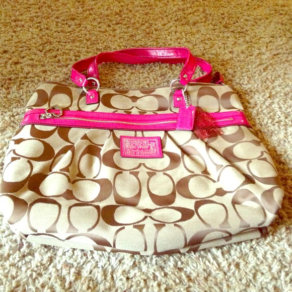 Coach Handbags - Stunning brown/pink Coach purse! 💖