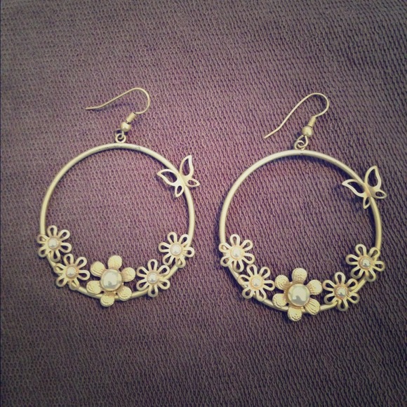 Gold Butterfly & Pearl Earrings