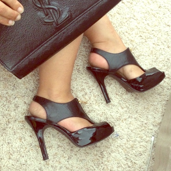 BCBGMaxAzria Shoes - BCBG MAXAZRIA black platform heel new condition