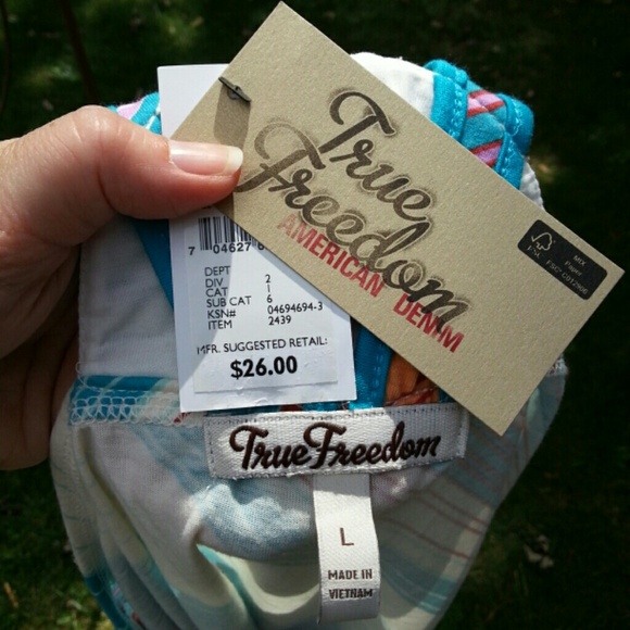 SOLD BUNDLE @CYNDI1924 Multicolored Striped Tank - Picture 3 of 3