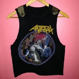 ❌SOLD❌Vintage Cut off Shirt