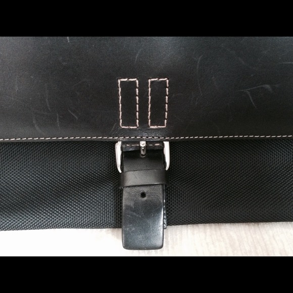 Cole Haan Unisex Black Leather/Nylon Messenger Bag - Picture 2 of 4