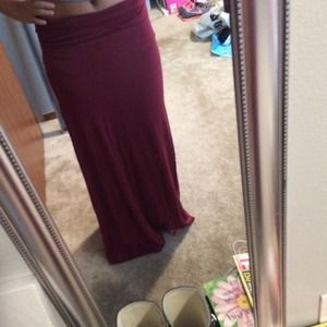 BUNDLE ; Maroon maxi skirt & sweater
