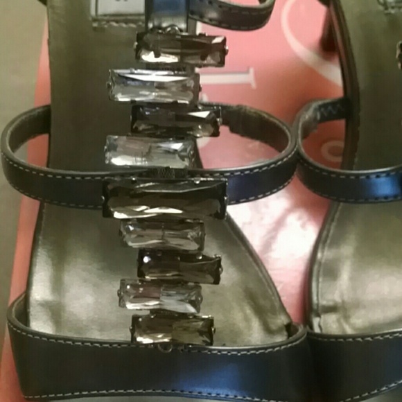 Jeweled sandals - Picture 4 of 4