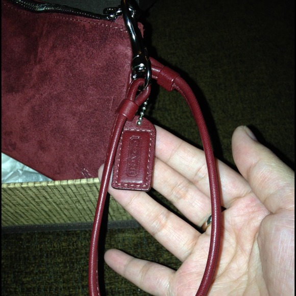 Brandnew with box COACH WRISTLET - Picture 2 of 4