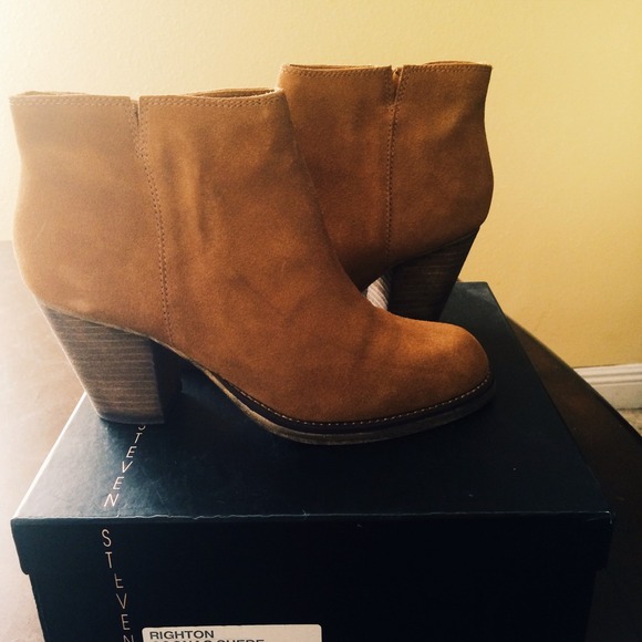 "RIGHTON" high heel booties