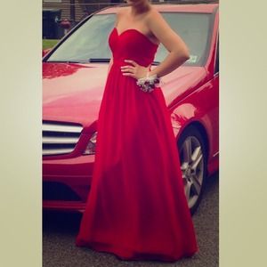 Gorgeous Red Chiffon Sweetheart PROM/Evening Gown!