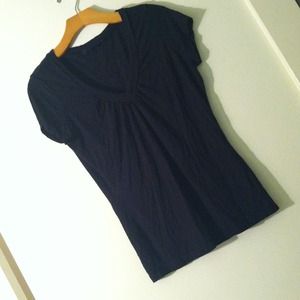 Basic black short sleeve tee!