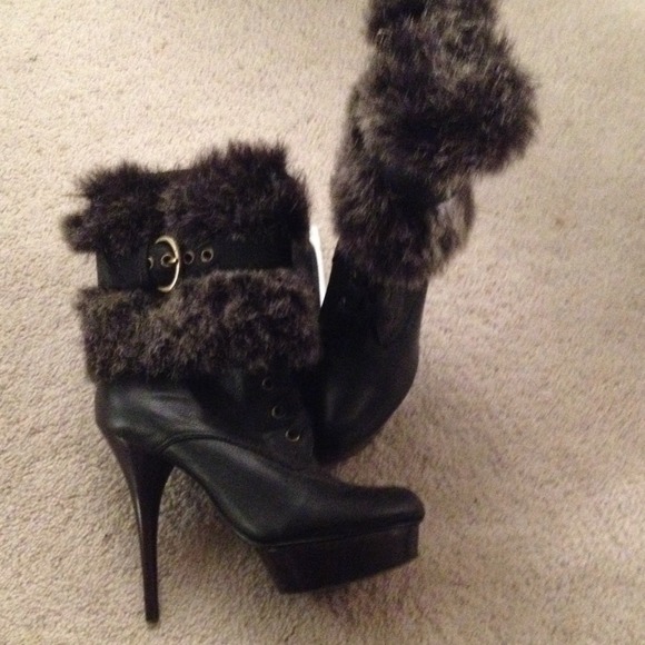 Never Worn Steve Madden booties