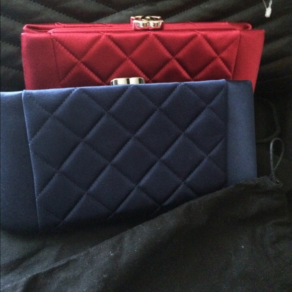 Satin navy blue chanel cluthch