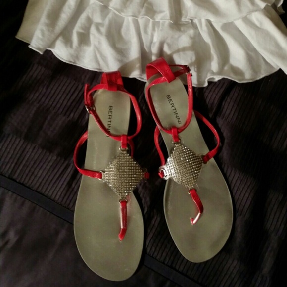 Red Diamond Jeweled sandals, Size 9, NEW - Picture 2 of 4