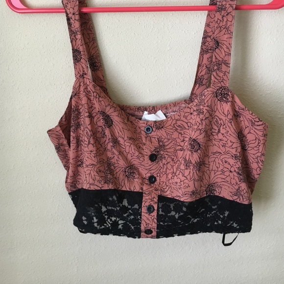 Tops - Pink and black brand new crop top