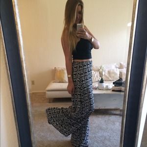 * BRANDY MELVILLE FLOWY PANTS *