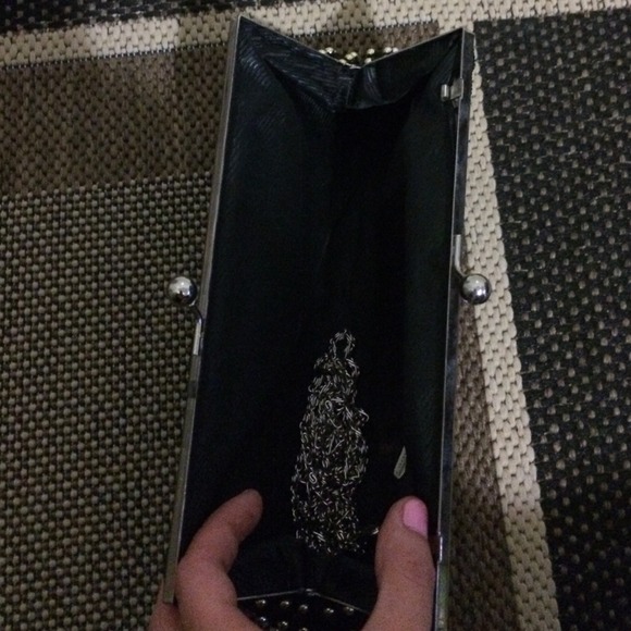 Black beaded clutch - Picture 3 of 4