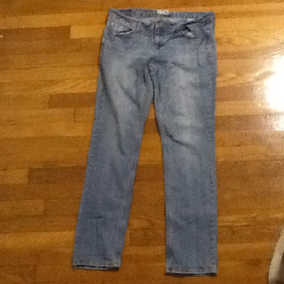 Aeropostale "Bayla" style skinny jeans