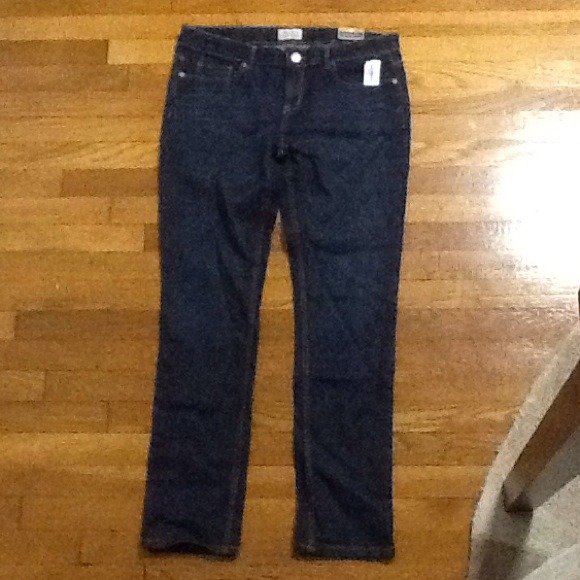New! Never worn "Bayla" style skinny jeans
