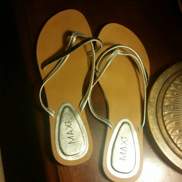 Max Rave Flip Flops size 10 - Picture 1 of 2