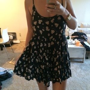 * BRANDY MELVILLE FLOWY DRESS *