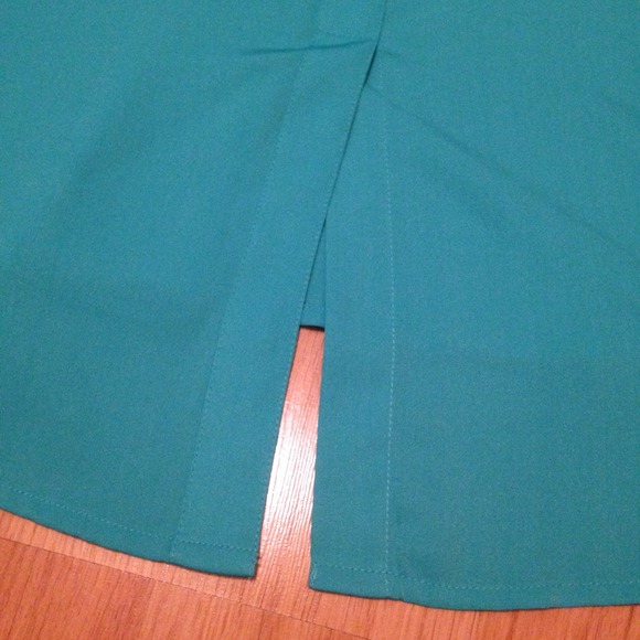 American Eagle Teal Sleeveless Button Down Top - Picture 3 of 3