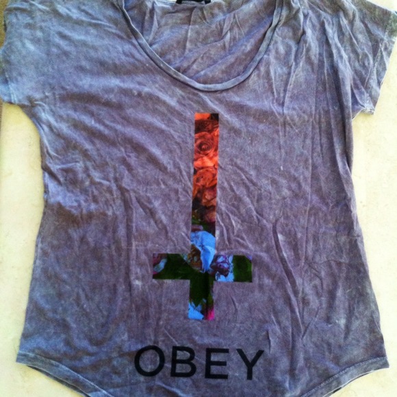 OBEY top
