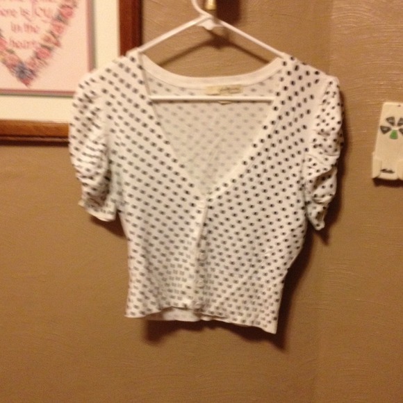Blk/white shrug