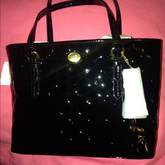 AUTHENTIC black paten tote 💯