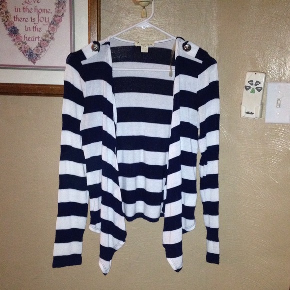 White navy striped sweater jacket
