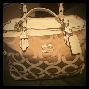 Tan & Cream Coach Purse 💎💎