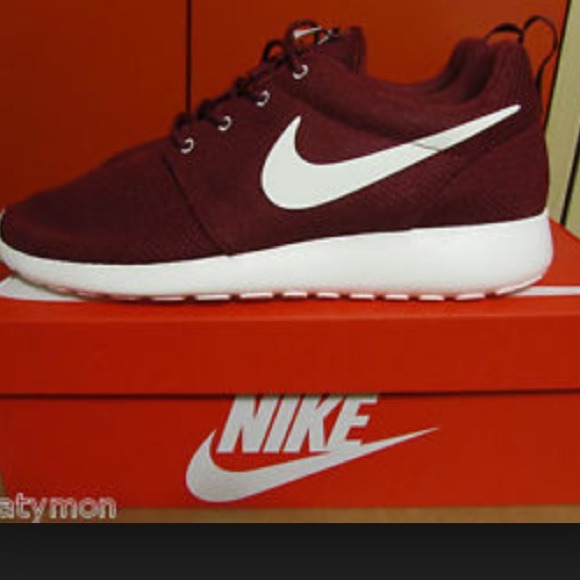 Nike Roshe runs looking