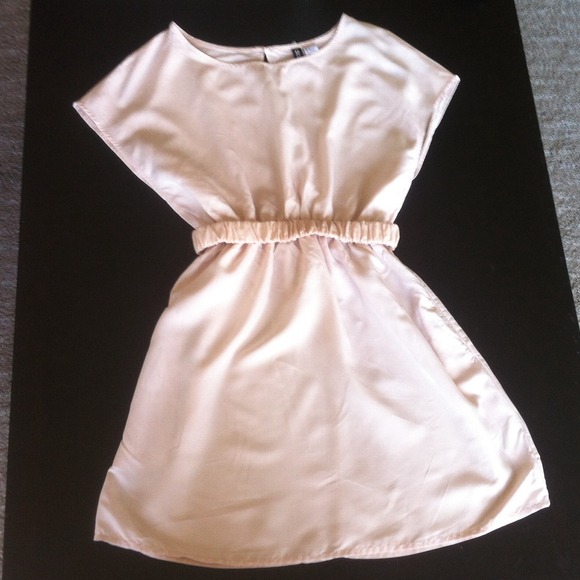 ON HOLD for @stantonnn10. Soft peach dress.