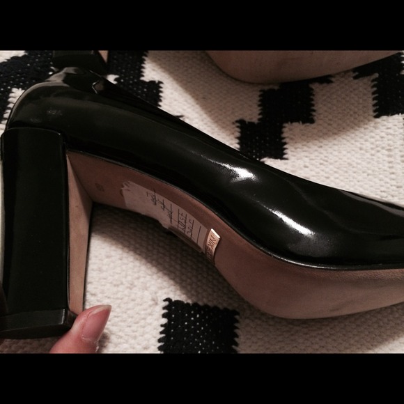 NIB Cole Haan Nike Air Black Patent Leather Pump - Picture 4 of 4