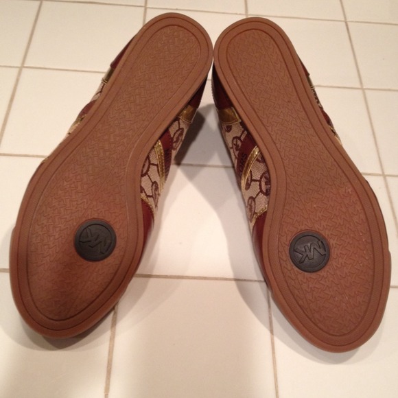 NWOT Michael Kors Tennis Shoes. - Picture 2 of 4