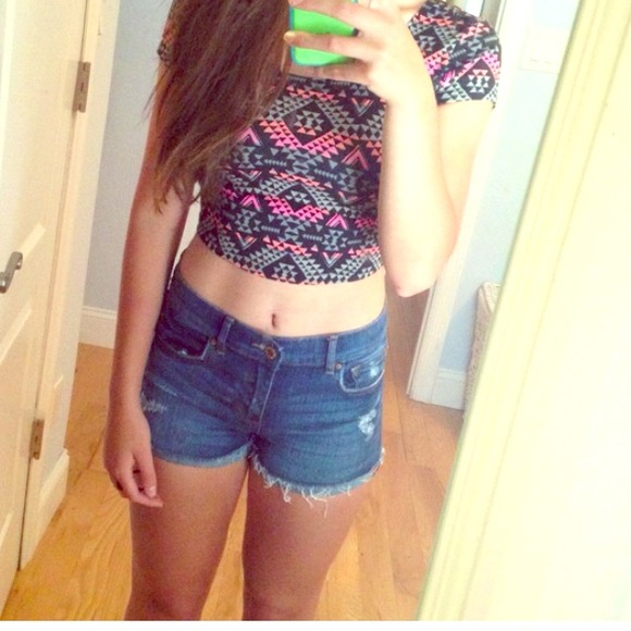 BRAND NEW cropped fitted tee