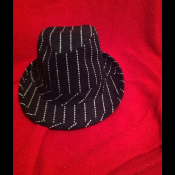 Striped hat!