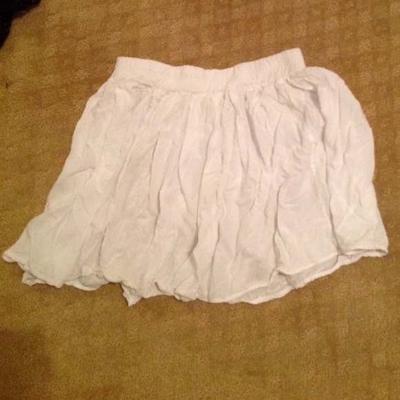 Brandy Melville White Luma Skirt