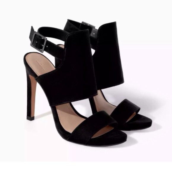 Zara Shoes - Zara Wraparound Black sandal