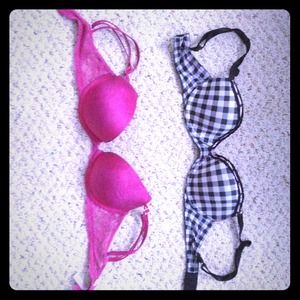 BUNDLE  2/ $10 or 1/ $8 (willing to negotiate)